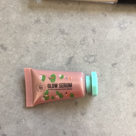 Great buy! 5 piece bundle of brand-new never used cult beauty - Picture 3 of 4